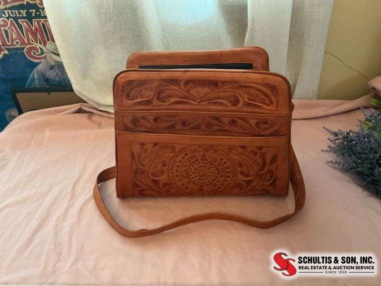 Leather purse display