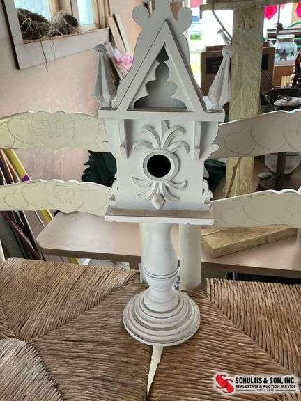 Pedestal