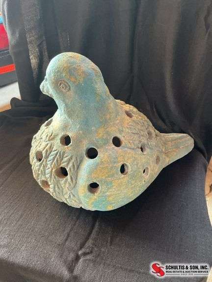 Concrete figurines