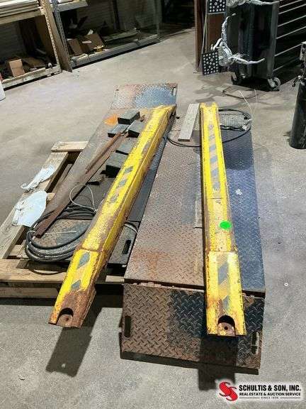 Challenger DX 77 double scissor high lift a little rough, but works good