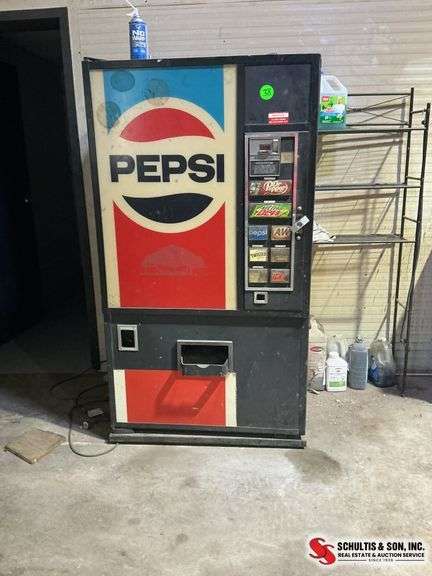Vintage Pepsi machine condition good 