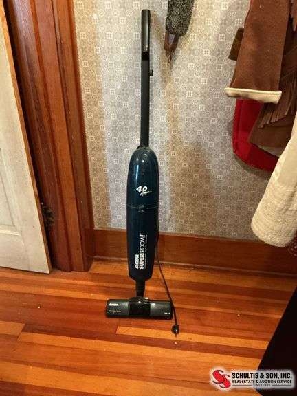 Eureka super broom ￼