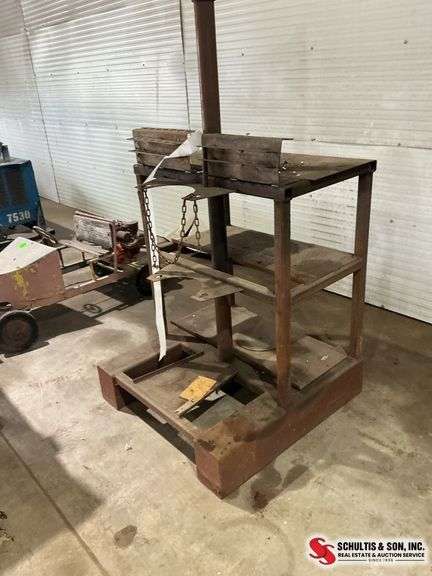 Base for a swing arm, crane hoist great for welding table