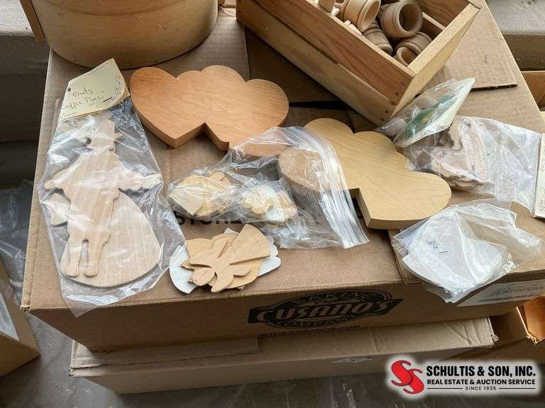 Wooden box with lid, berry box, napkin, rings, hearts, and different shape shapes for painting