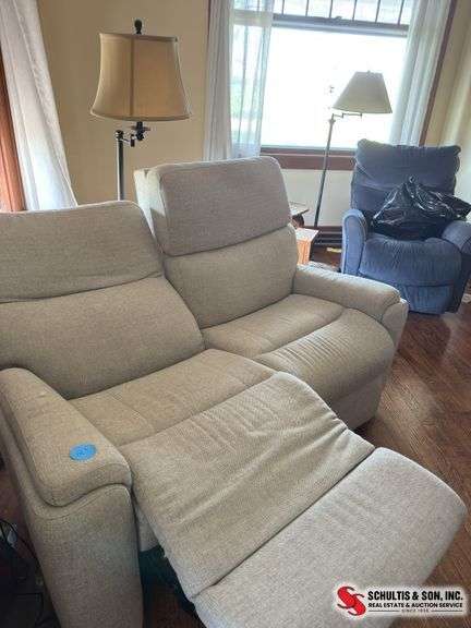 2 Couch recliner  electric