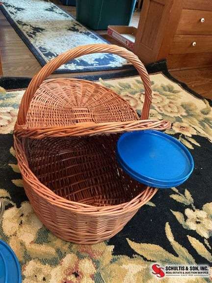 Wicker basket, plates..