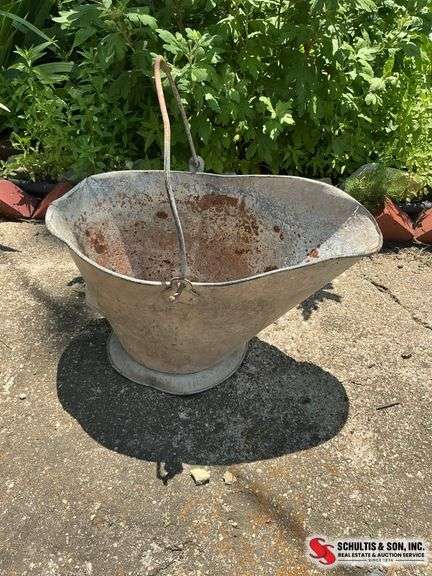 Coal scuttle