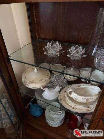 Oak   China hutch