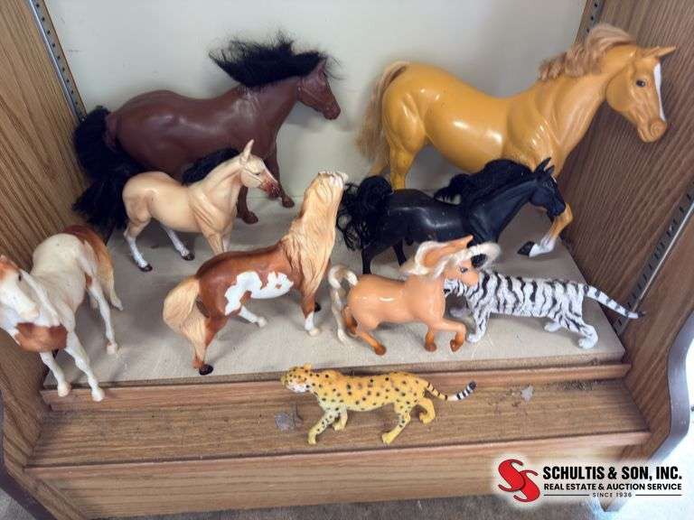 Play horses and other animals