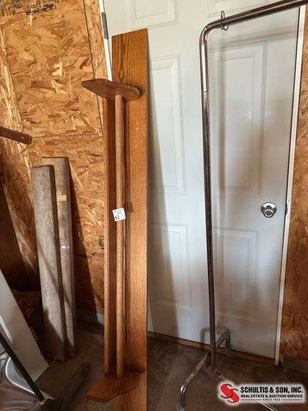 Wall shelf for quilt holder