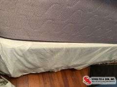 Queen size complete bed   Includes bedding