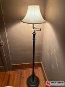 Floor lamp and 3 extra shades