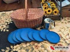 Wicker basket, plates..
