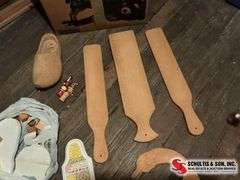 different wood shapes used for painting or for crafts ￼