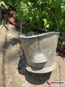 Coal scuttle