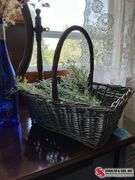 Artificial flowers and baskets