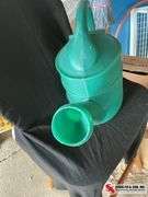 Rubbermaid watering can