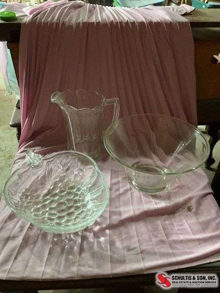 Beautiful large glass serving bowls & pitcher