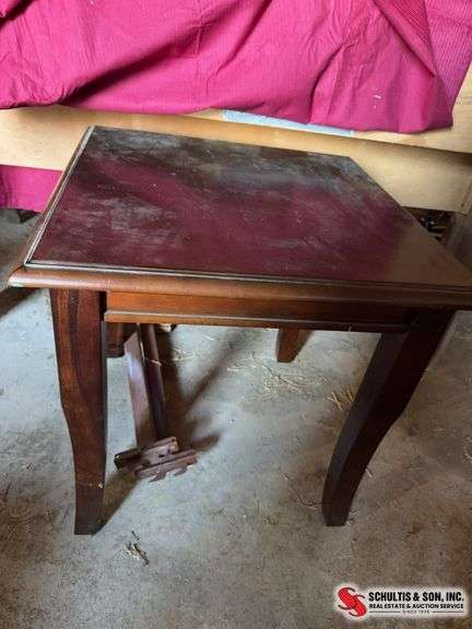 End table dark wood good shape