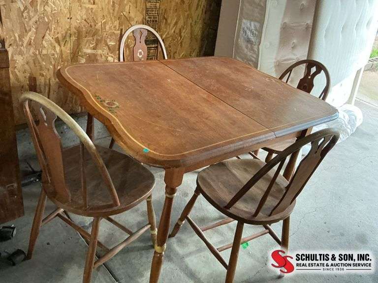 Kitchen table and chairs oak with flower designs