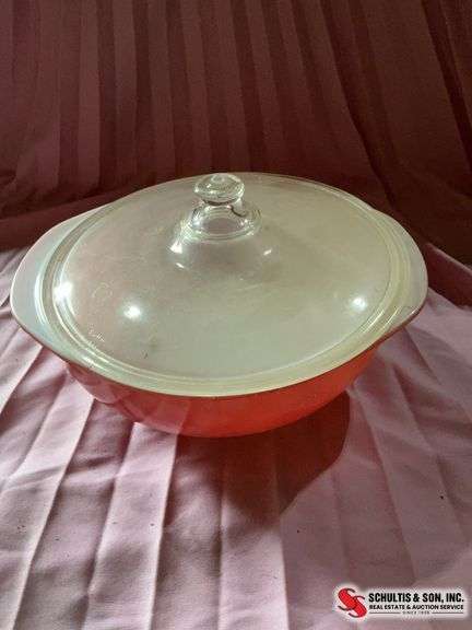 Vintage Pyrex flamingo pink casserole dish with lid