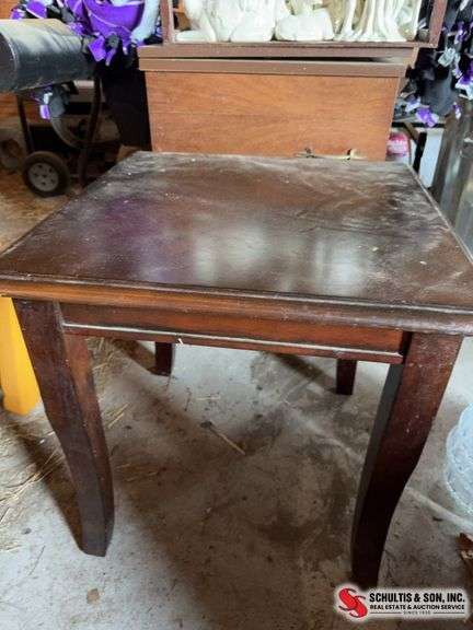 End table dark wood in good shape