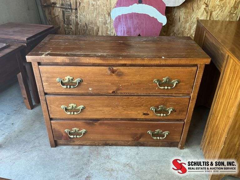 3 drawer small dresser ( 40”W X 16”D x 29”H)