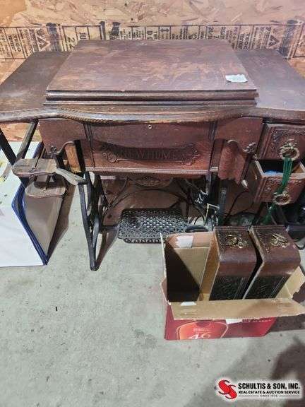 Tredal sewing machine cabinet