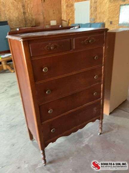 vintage dresser with six drawers in it (￼10”W X 18”D X 52”H)