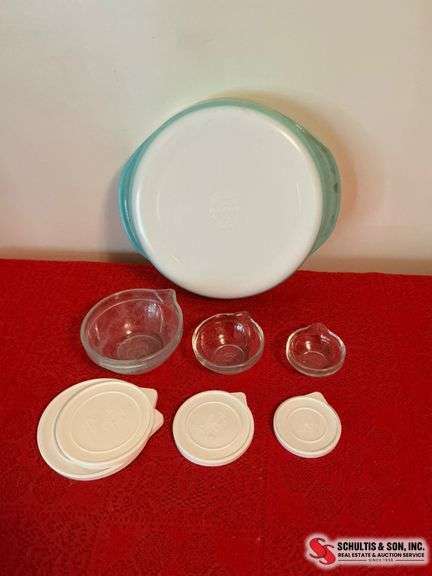 Antique Pyrex Mixing Bowl Set