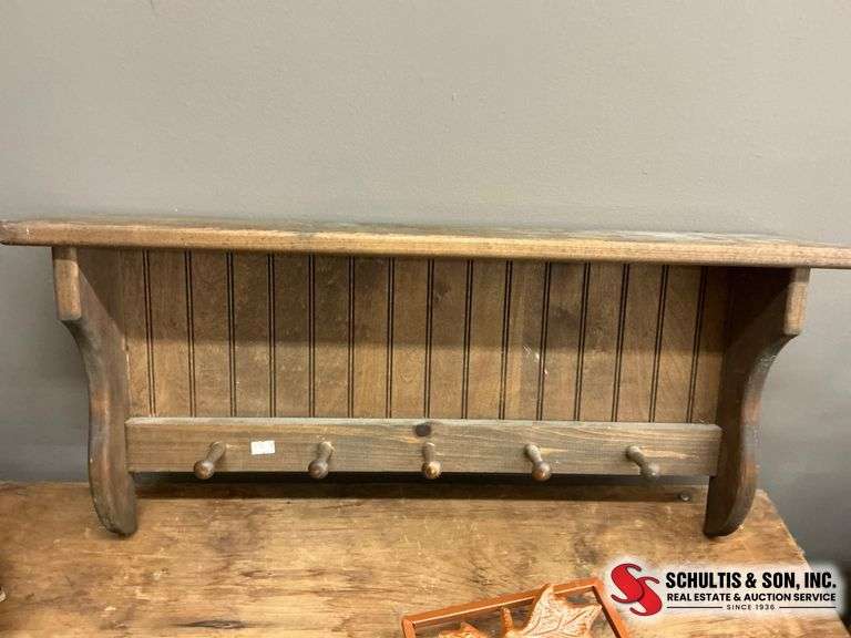 Wood Wall-Mounted Rack