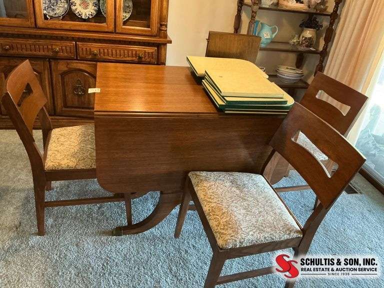 Expandable Dining Table and  4 Chairs