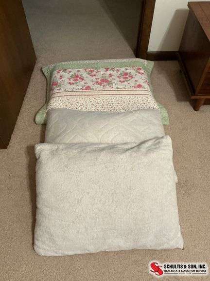 Quilted Pillow Set