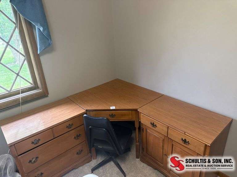 Corner Desk with Storage