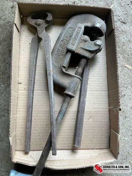 Pipe Wrench and Hand Tools