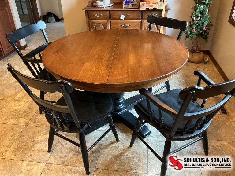 Round Table With 4 Chairs