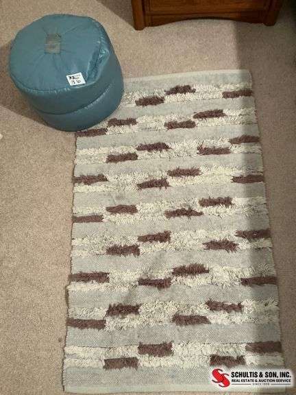 Shag-Style Rug and Pouf