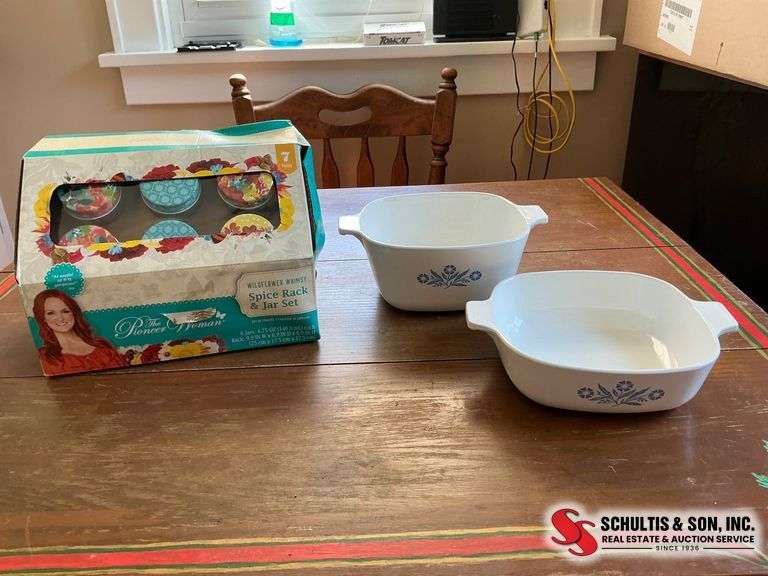 CorningWare and Pioneer woman
