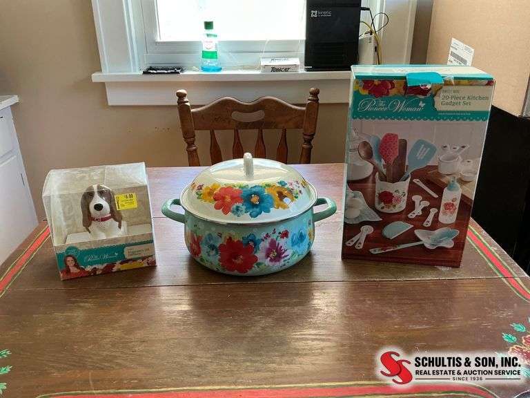 Kitchenware Set Featuring The Pioneer Woman