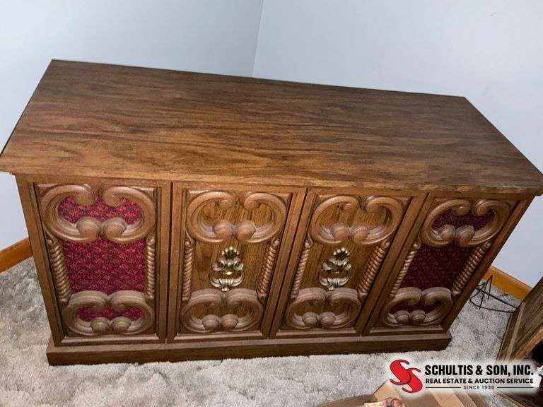 Stereo Console Cabinet  works like new