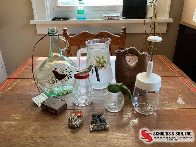 Glassware and Decor Lot