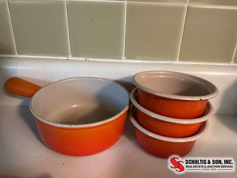 Flame orange  Le Creuset