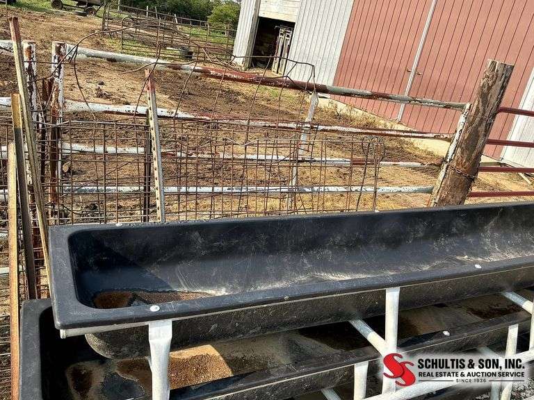 Behlen Country 10 Ft Feed Bunk