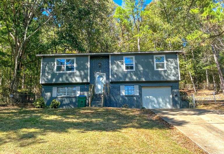 Single Family Residence: Birmingham, AL