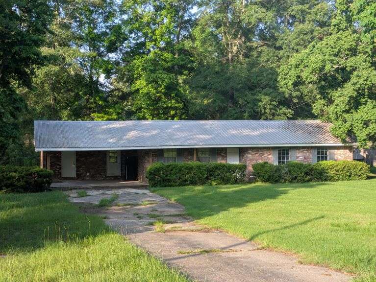 Single Family Residential: Lumberton, MS