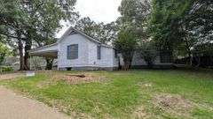 Single Family Residential: Edwards, MS
