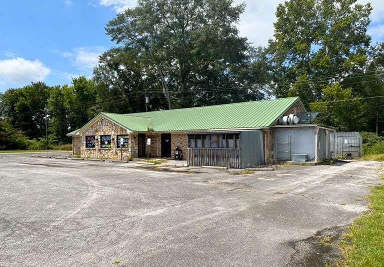 Restaurant Building: Red Bay, AL