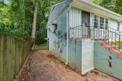 Single Family Residence: Atlanta, GA