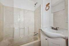 Single Family Residence: Atlanta, GA