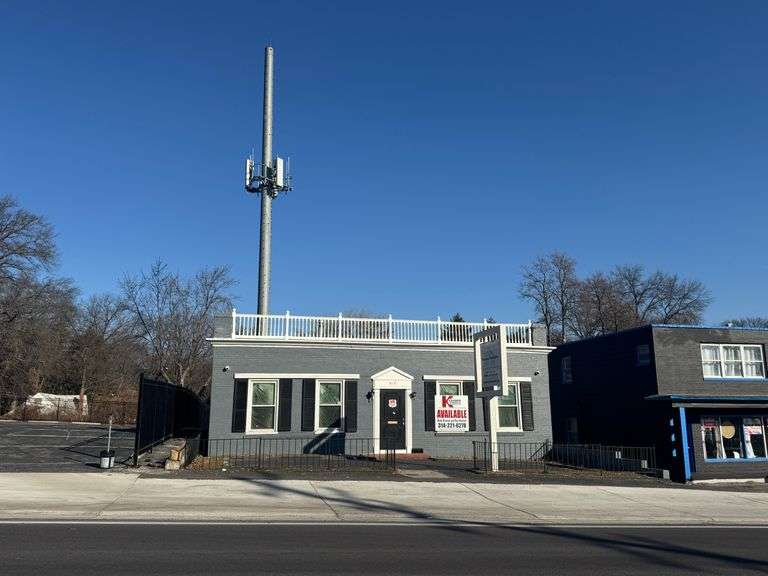 Office/Warehouse: St. Louis, MO